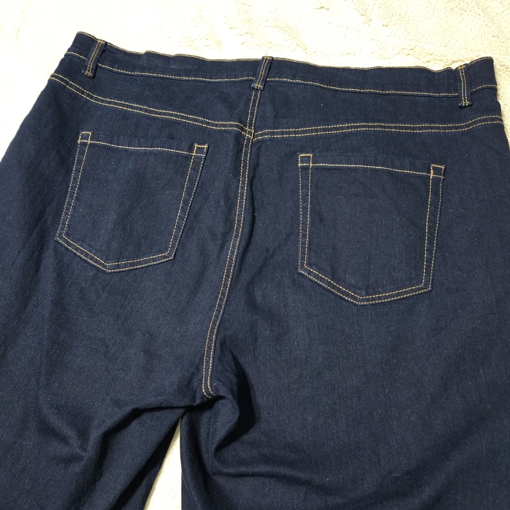 Gloria Vanderbilt Amanda Jeans All Around Slimming Effect Denim Capri, 18 W - Picture 6 of 14